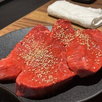 黒毛和牛ヘレ肉専門店 炭火焼肉 りきちゃん 北浜店 - 