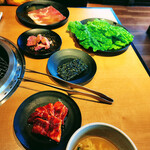 焼肉きんぐ 堺百舌鳥店 - お肉・サンチュ・韓国のり