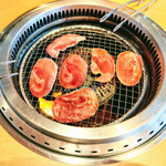 焼肉きんぐ 堺百舌鳥店 - 最初のタン