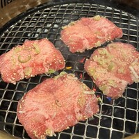 ホルモン焼肉 富や 栄店 - 