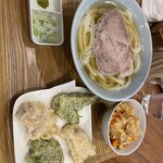 手打ちうどん 上を向いて - 