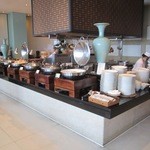 東方レストラン - レストランは朝食時にはビュッフェスタイルで様々な様式の料理を楽しむ事が出来ました。
            