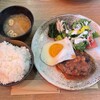 手作りハンバーグ卵