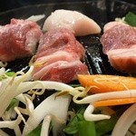 ジンギスカン らむすけ - 生ラムセット野菜付880円