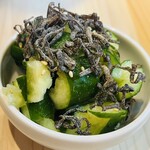 ステーキファイブと寿司六 - 塩昆布きゅうり 319円