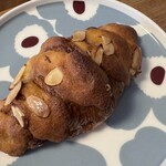 ベッカライ 徳多朗 - 