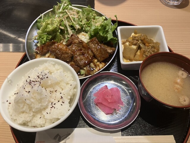 Kinkin Mugishu to Puritto Shocho Oumi Gyuchikusan Sakae