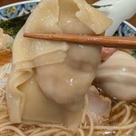 奈つやの中華そば - モッチモチな歯触りが楽しめます