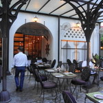 Hoa Tuc - お店の人についていくと・・・