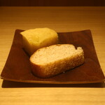 RISTORANTE IL NODO - 自家製のライ麦パンとフォカッチャ