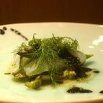 RISTORANTE IL NODO - さかな人長谷川さんの神経締めカミナリイカ 北海道長谷川さんのアスパラガスアップ