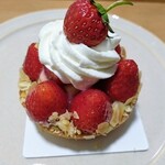 パティシェリア - いちごのタルト（正式名不明）／プラネッツ(750円)