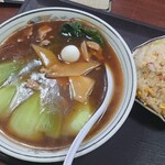 栄福 - ▷ チンゲン菜のフカヒレ風味スープそばと小炒飯　1,375円