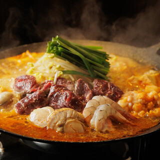 【オモニ特製！絶品てっちゃん鍋】