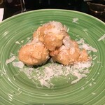 山下食堂 - 空豆の肉詰めフリットとペコリーノ