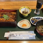 和幸 - 右上は山椒ミル