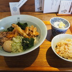 酒菜とうどん 飩燗 - スペシャルうどん ＆ 鶏五目飯