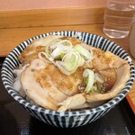 ラーメン とらじ食堂 - チャーシューライス　ミニ丼での提供です‼︎ デカいチャーシューが一枚どーん♪ 2024/12/19