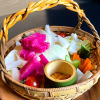 鶏味噌で食す 生野菜盛り合わせ