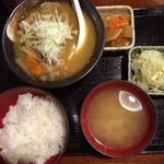 博多満月 - 今日のお昼は、居酒屋さんランチ、モツ煮定食500円。うどんを取るのをやめてもお腹いっぱいです。f^_^