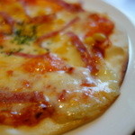 アンジェロビアンコ  - ランチのミニピザ、薄い気地ですが、このパリパリ感は良いですよ＾＾
