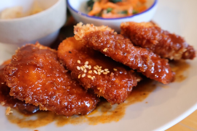 eating cafe mame photo 2