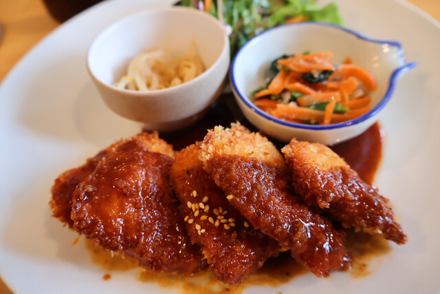 eating cafe mame photo