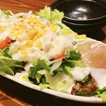 河ドラ駅前酒場 升屋 - 生ハムとナッツのシーザーサラダ