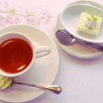 ダイニング万葉 - デザート(ずんだのムース)とホットティー