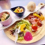ダイニング万葉 - ランチプレートアップ写真