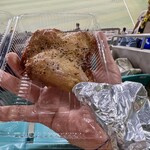 焼鳥とりしげ - がぶりもも焼き（塩）