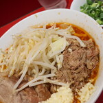 ラーメン二郎 - ラーメン半分＋ニンニク＋ＳＫ青ネギ崩