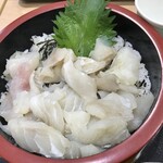 でか盛り海鮮問屋 - ４月限定えんがわ丼
