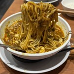 蝋燭屋 - Wチーズカレー麻婆麺1,900円
      痺れ激増し100円
