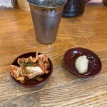 塩元帥 - サービスのキムチとにんにく