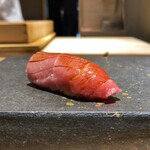 鮨 琥珀 - 中トロ