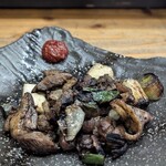 鳥造 - 親鶏炭火焼