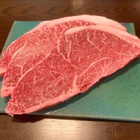 厳選県産牛ステーキ（１００ｇ）