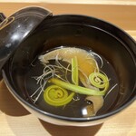 銀座 栞庵 やましろ - 椀物　フカヒレのスープ