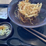 ゆで太郎 西岡3条店 - かき揚げ乗せてみた