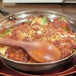 トリワイン ＰＩＫＯＳＨＨＨＵ - レタスと鶏ボロネーゼのオーブン焼き