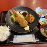 芽吹 - 澄んだお吸い物、軽い気持ちでいただくと強烈旨いパンチで前後左右上下を見失います。