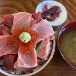 海峡荘 - さくら丼　3,000円