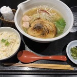 麺処 銀笹 - 半鯛飯300円