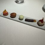 AZUR et MASA UEKI - ハーブティーとプティフール