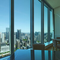 Hills House Dining 33 - 店内のテーブル席の風景です