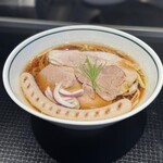 豚一頭清湯麺 - 