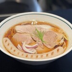 豚一頭清湯麺 - 