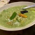 巴里のごはんや - チキンとホーレン草のグリーンカレー