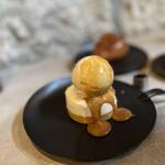 eigyokudo Cafe - 2025.5.7（水）初訪問
      レアチーズケーキ×塩キャラメルアイス
      650円（税込）
